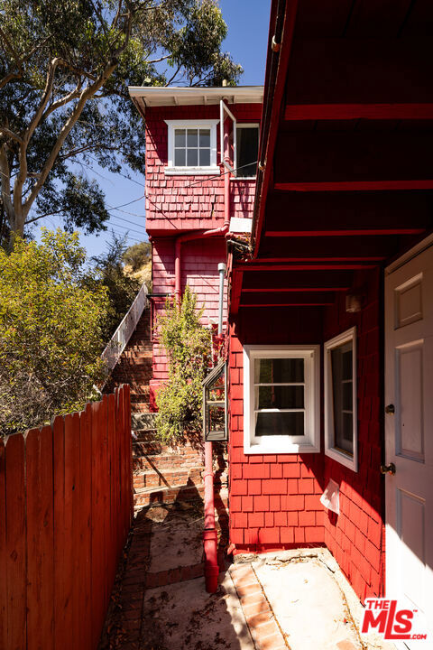 main property photo 11