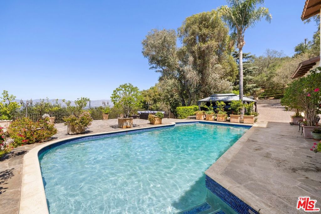 main property photo 20