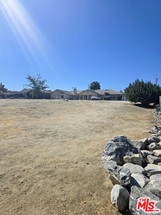 main property photo 12