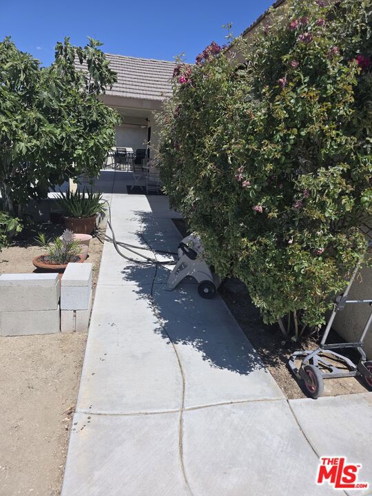 main property photo 14