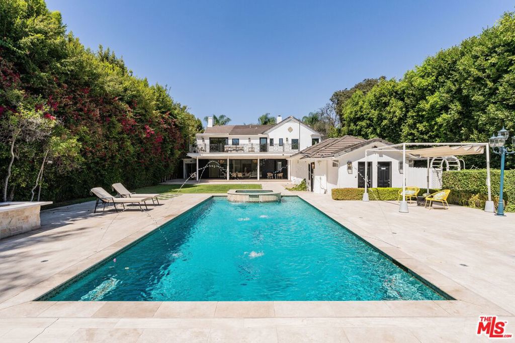 main property photo 13