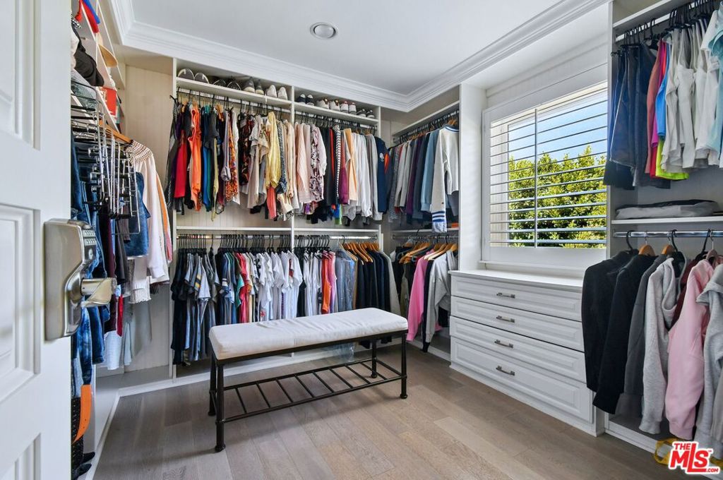 main property photo 50