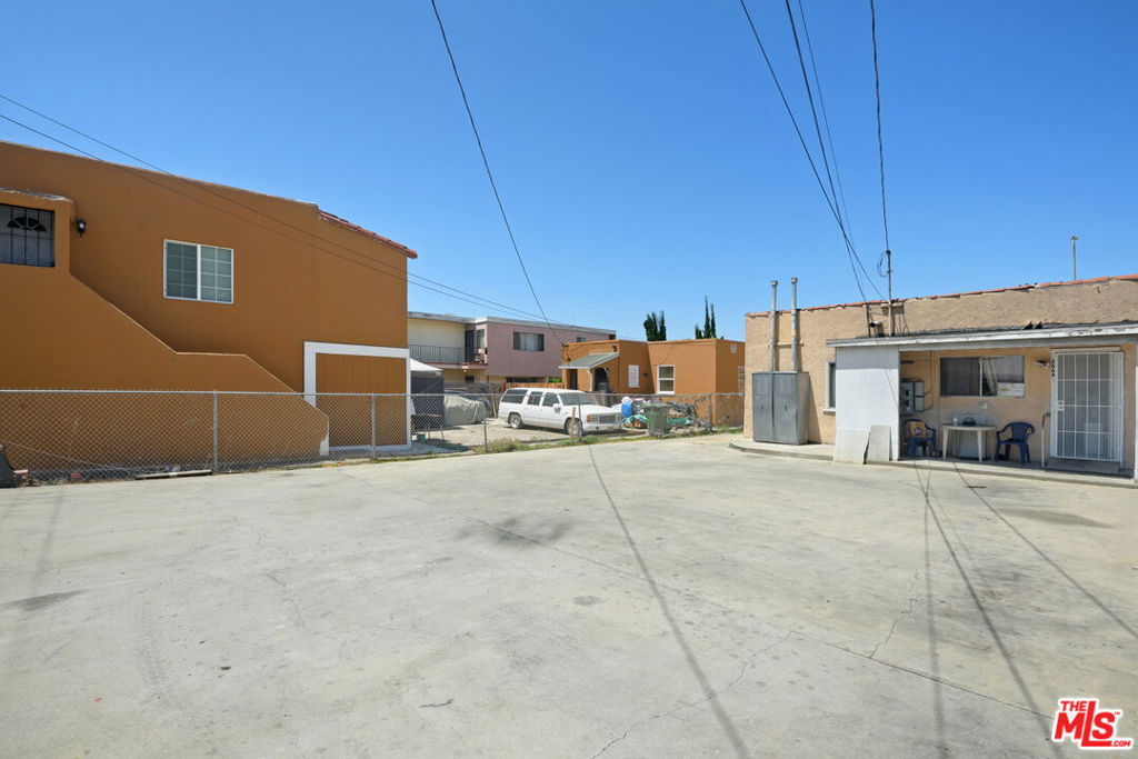 main property photo 9