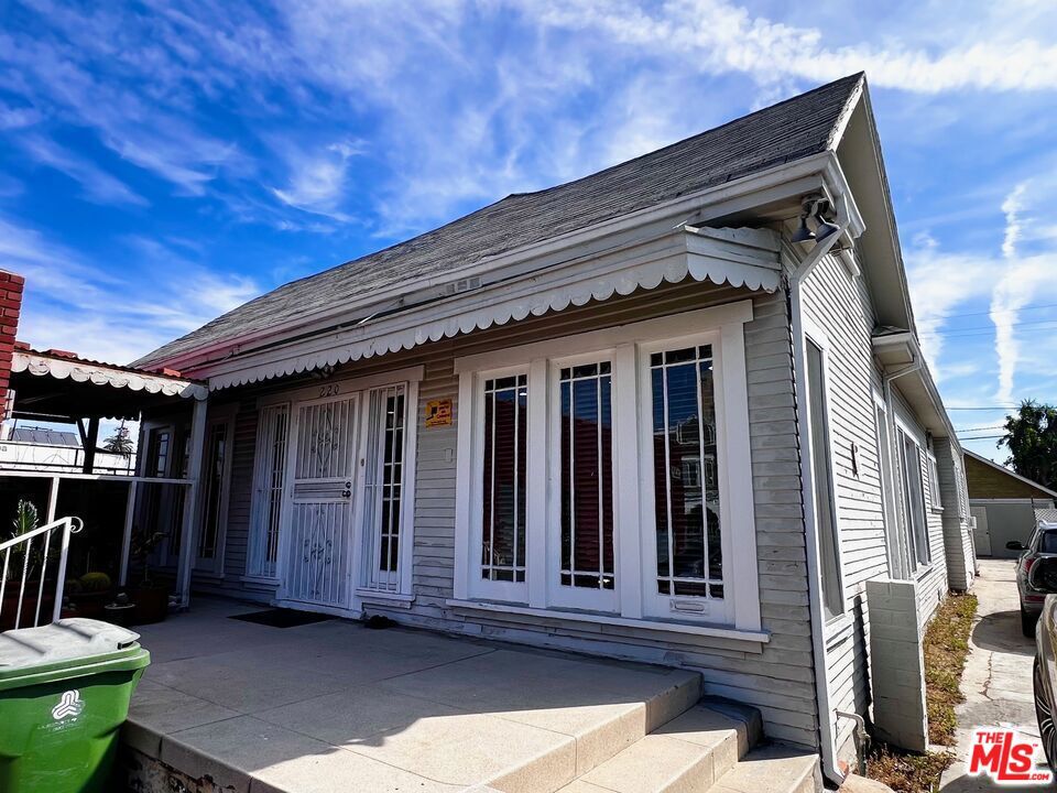 main property photo 3