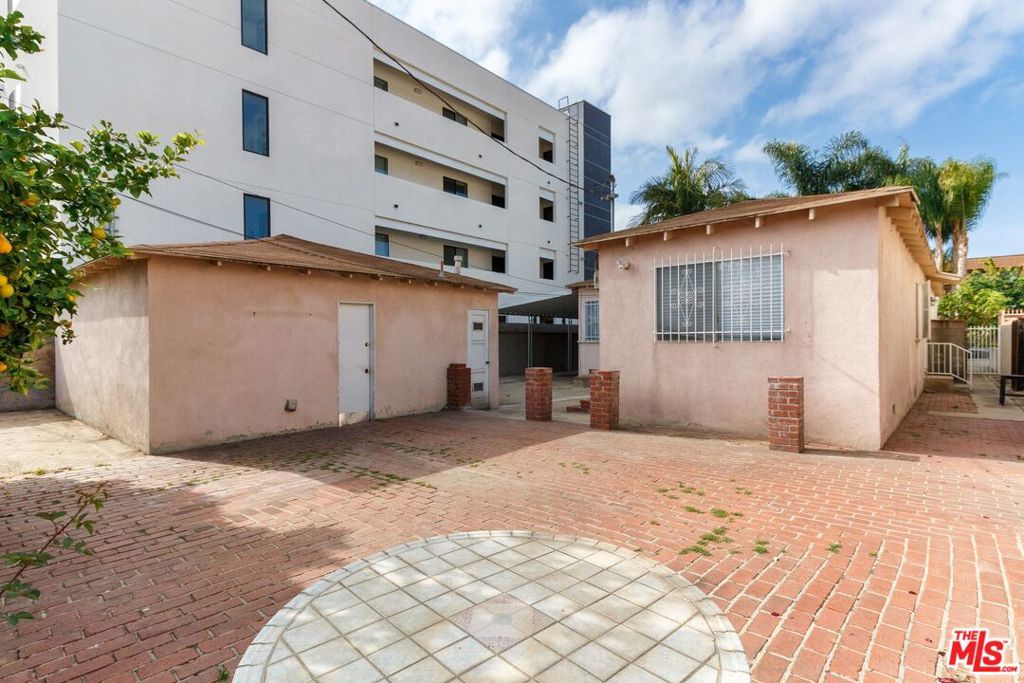 main property photo 33