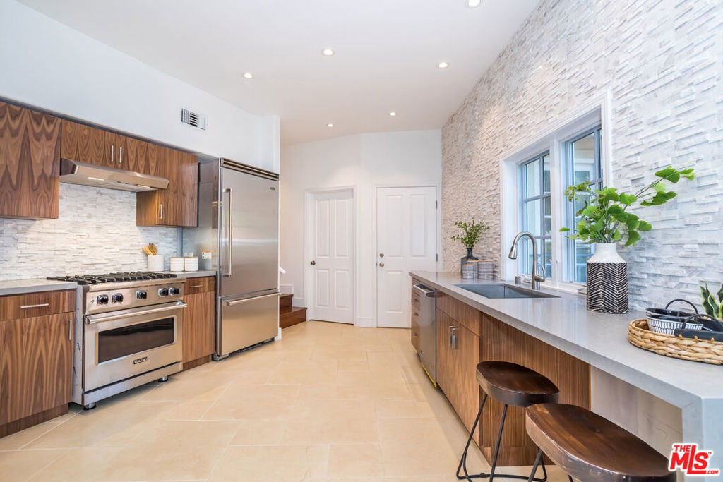 main property photo 70