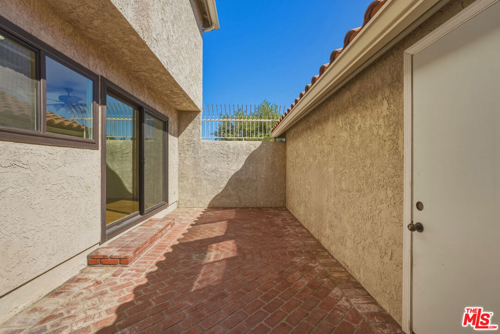 main property photo 15