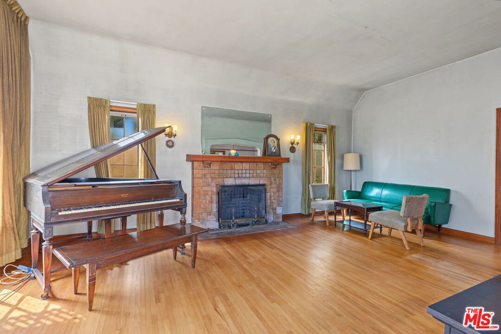 main property photo 4
