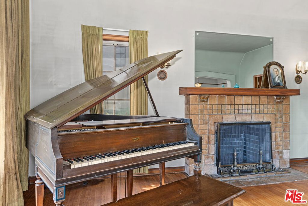 main property photo 8