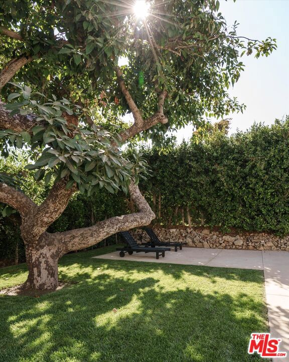 main property photo 50