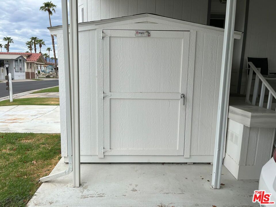 main property photo 13