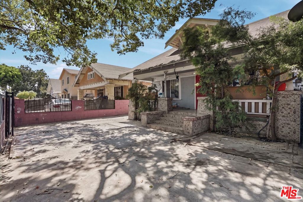 main property photo 29