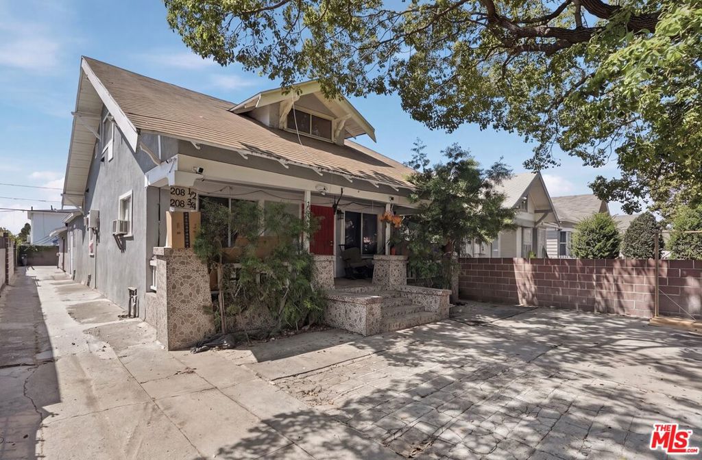 main property photo 30