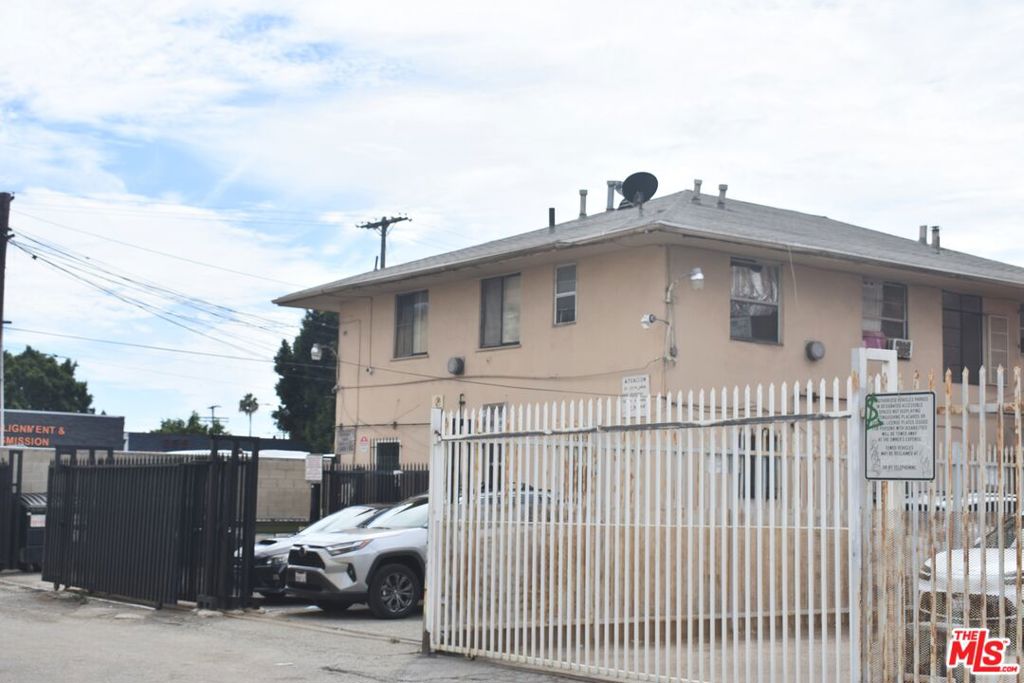 main property photo 11
