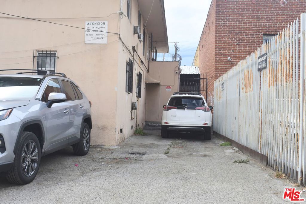 main property photo 13