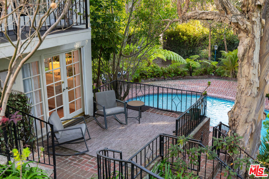 main property photo 15
