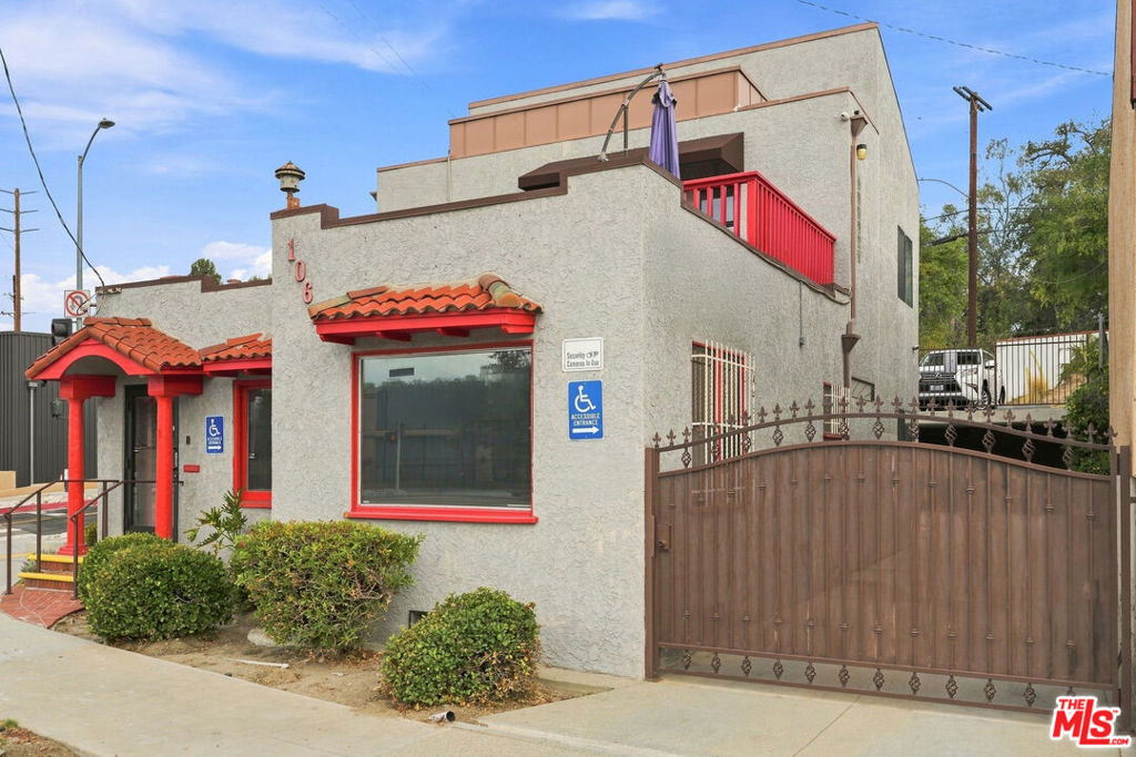 main property photo 3