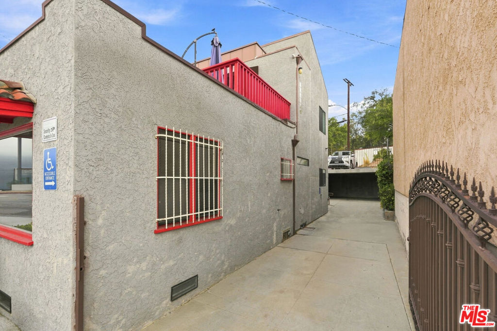 main property photo 36