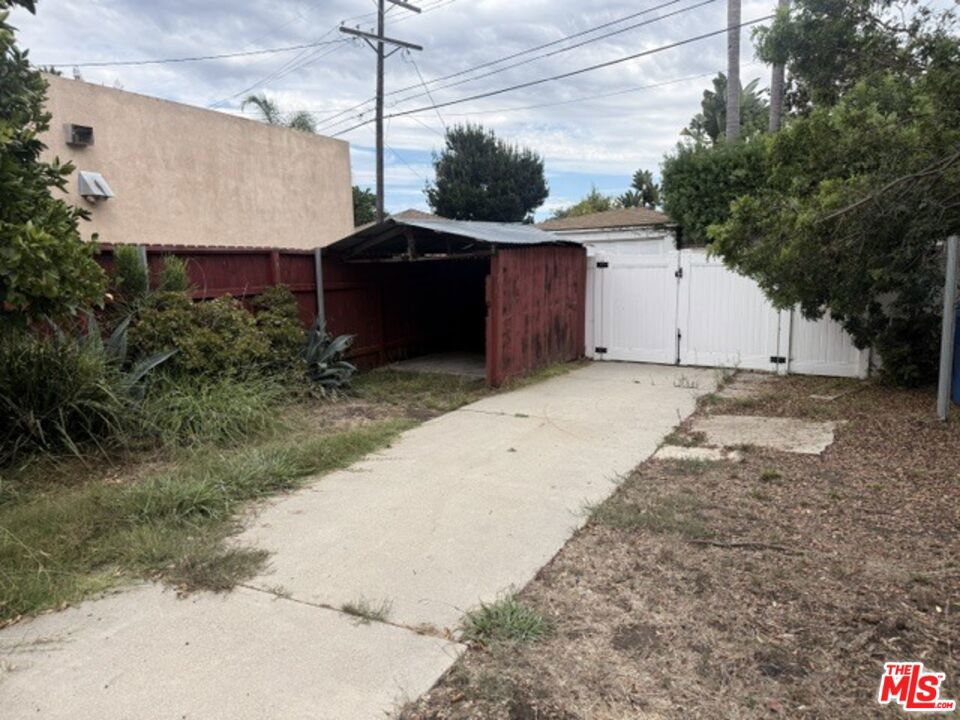 main property photo 14