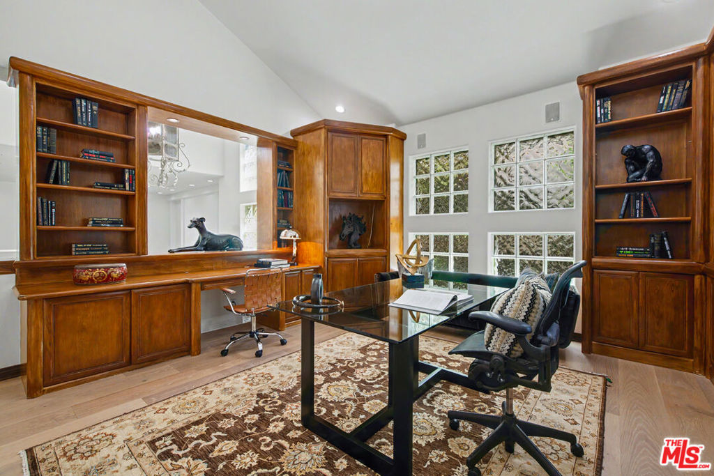 main property photo 21