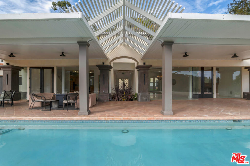 main property photo 41