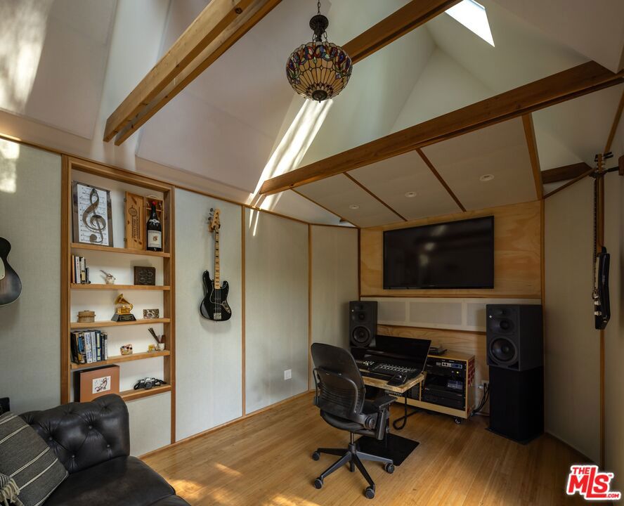 main property photo 42