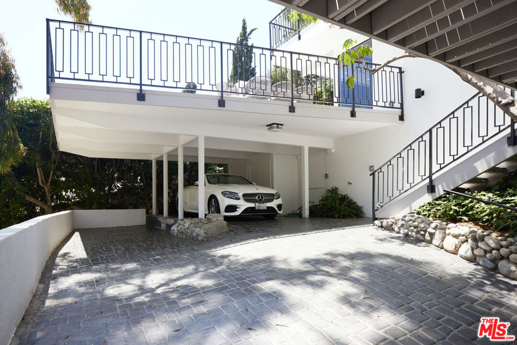 main property photo 24