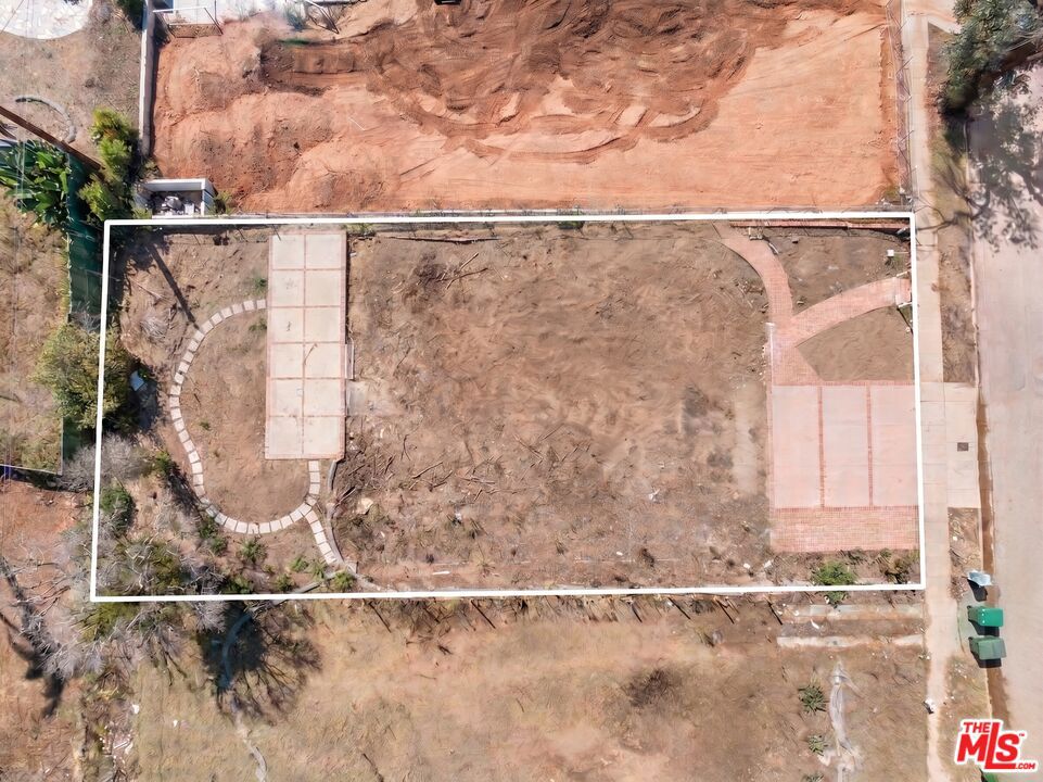 main property photo 6