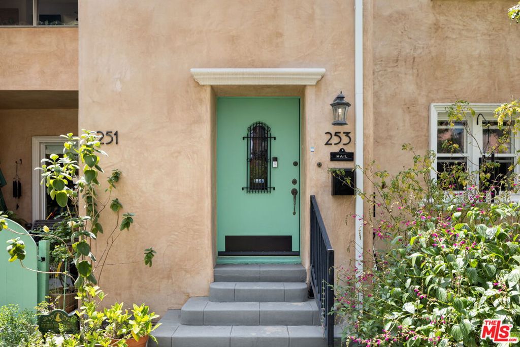 main property photo 4