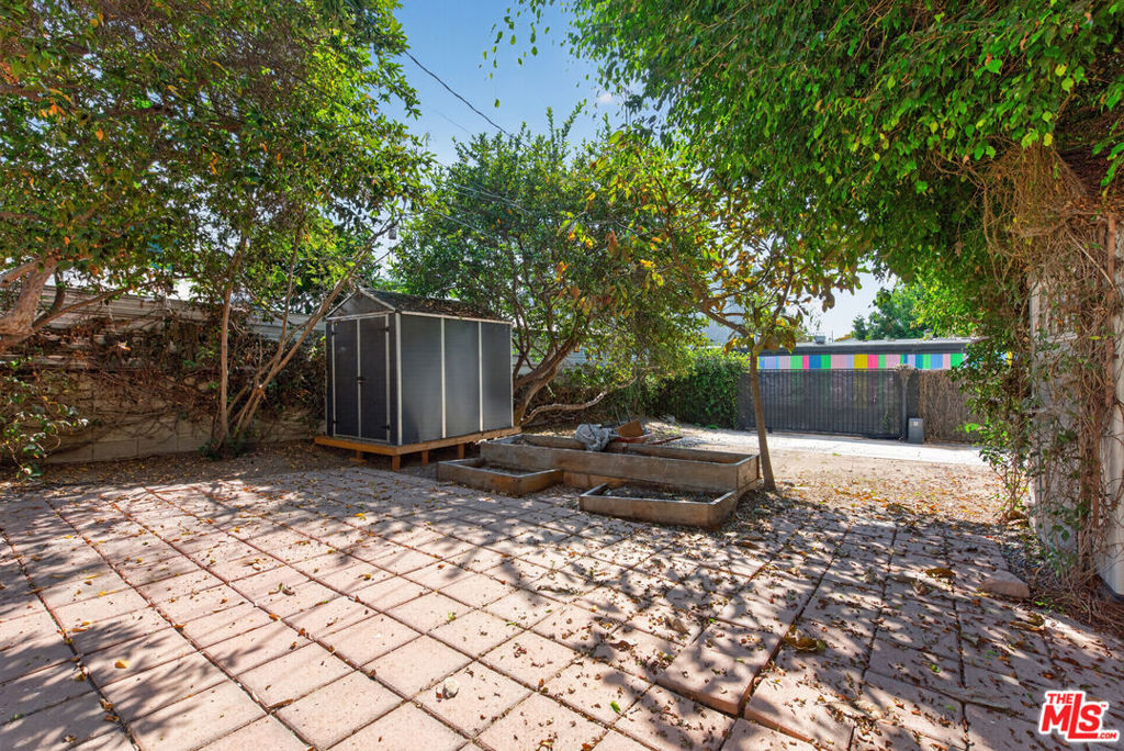 main property photo 11