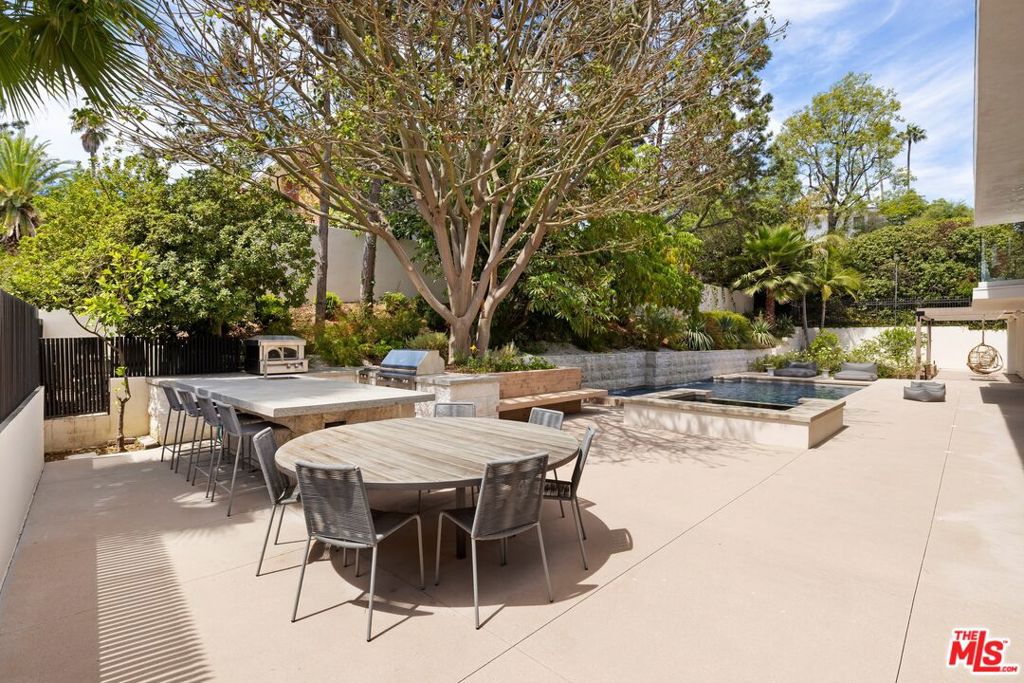 main property photo 31