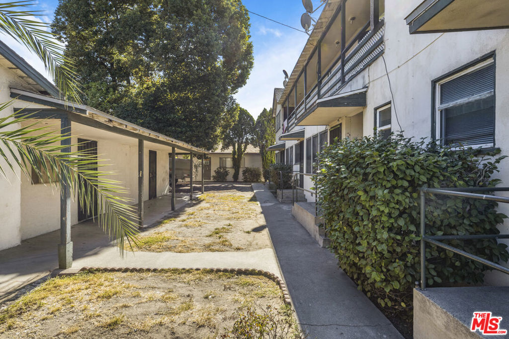 main property photo 7