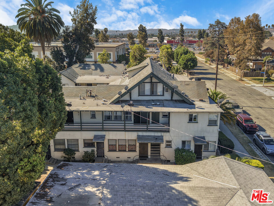 main property photo 9