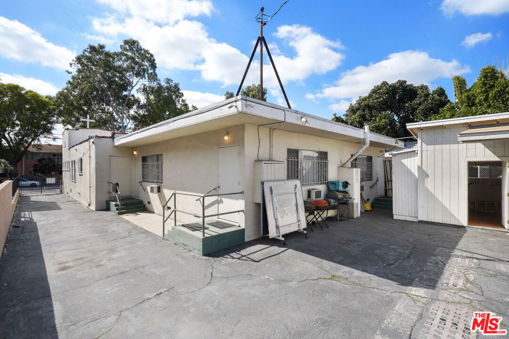 main property photo 36