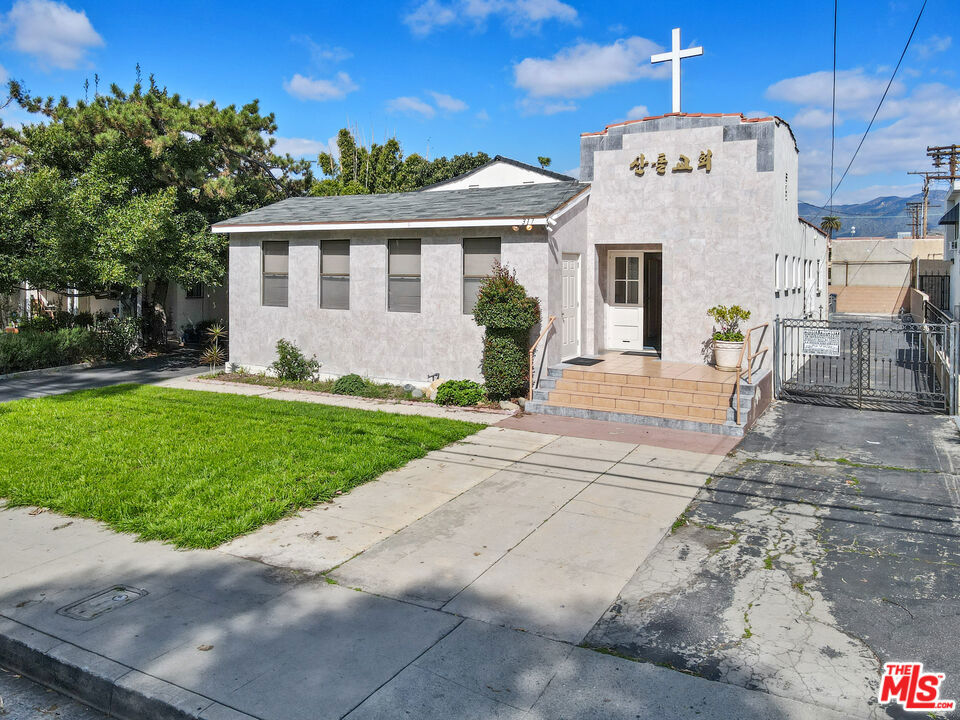 main property photo 5