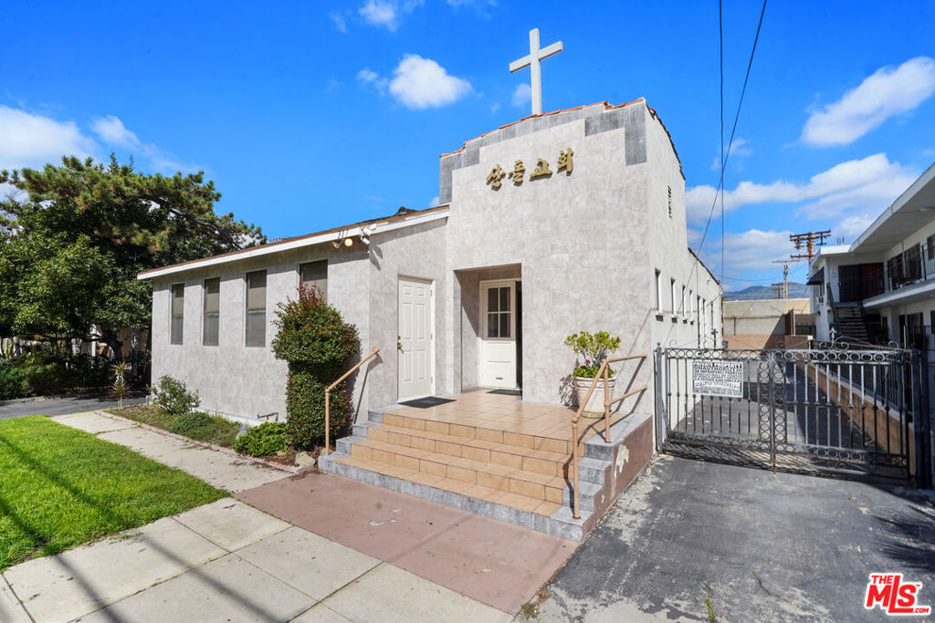 main property photo 6