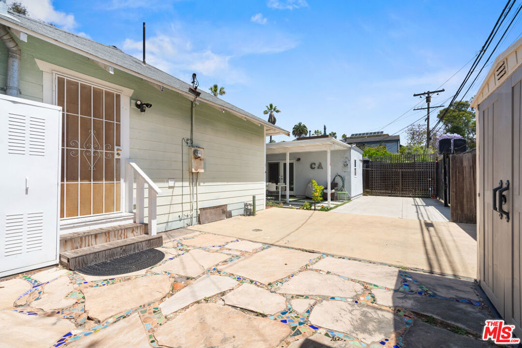 main property photo 30