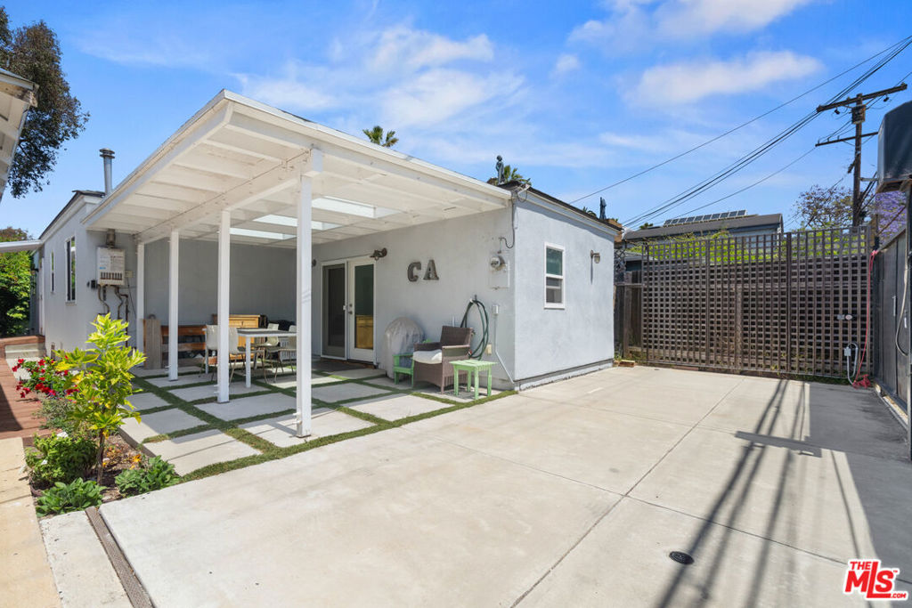 main property photo 32