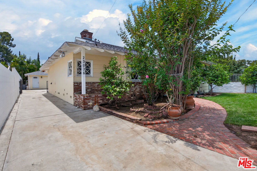 main property photo 32