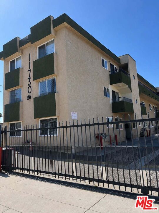 main property photo 7