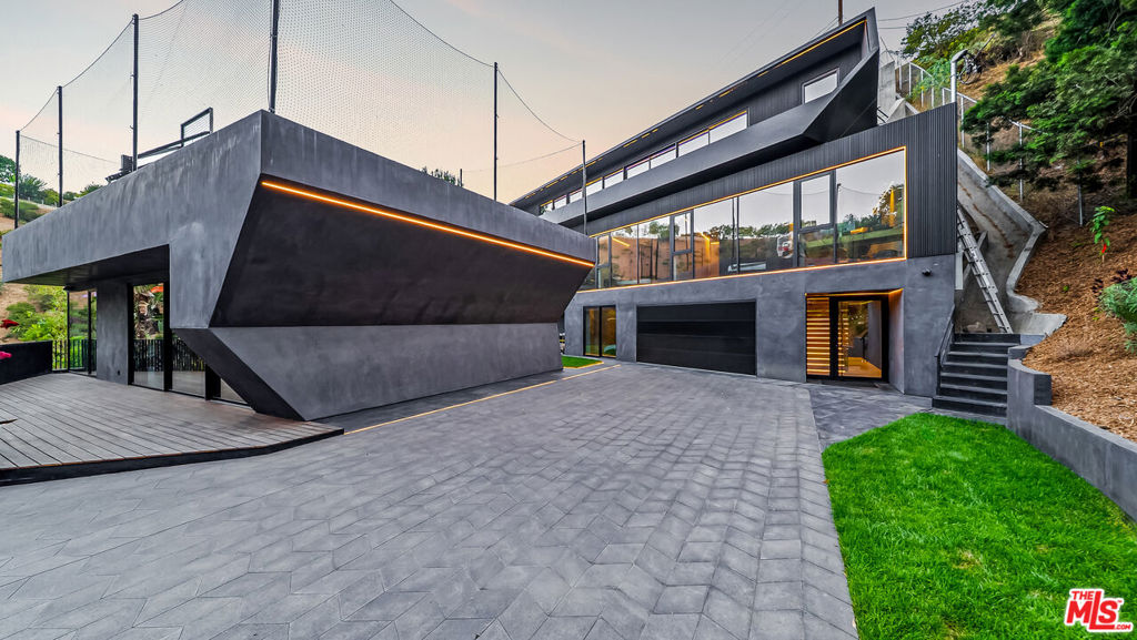 main property photo 51