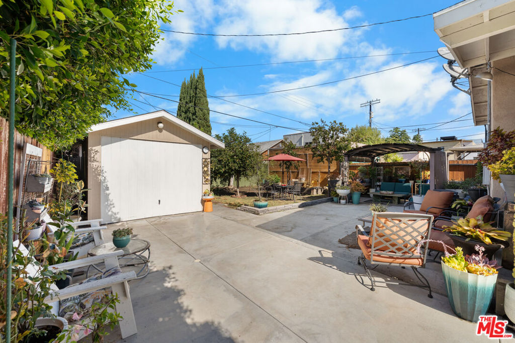 main property photo 28