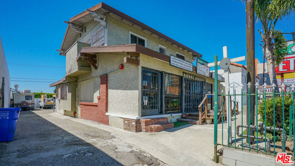 main property photo 5