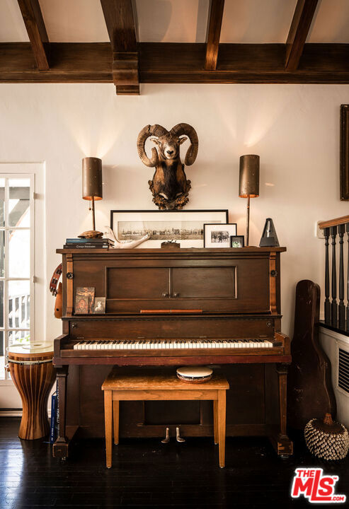 main property photo 5