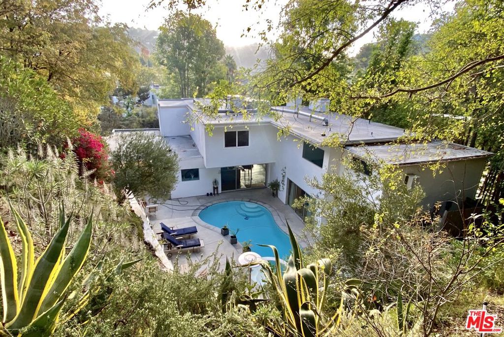 main property photo 7