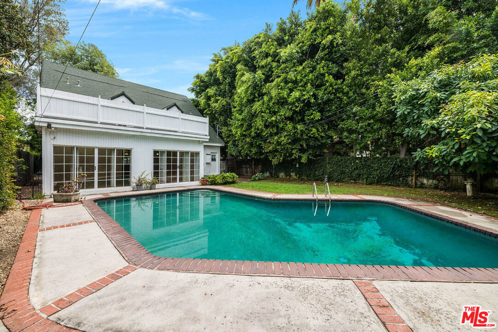 main property photo 50