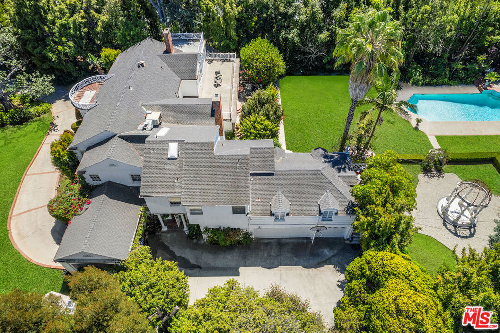 main property photo 51