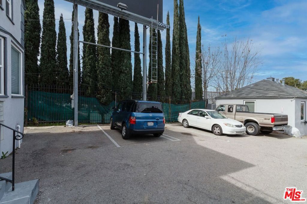 main property photo 12