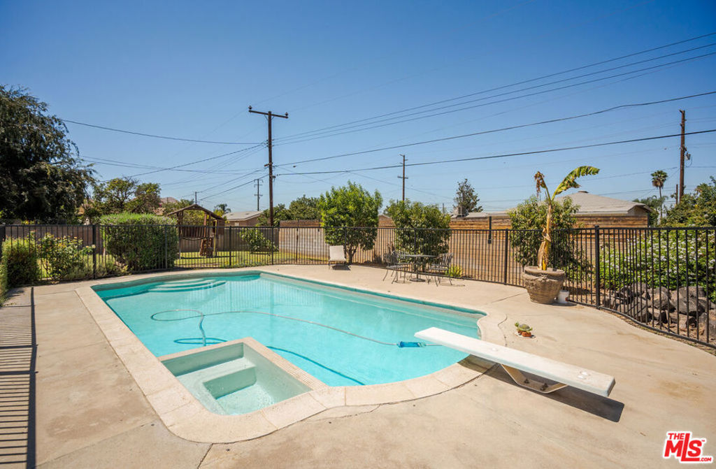 main property photo 49