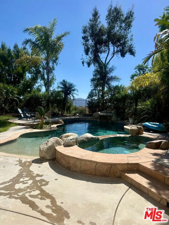 main property photo 32